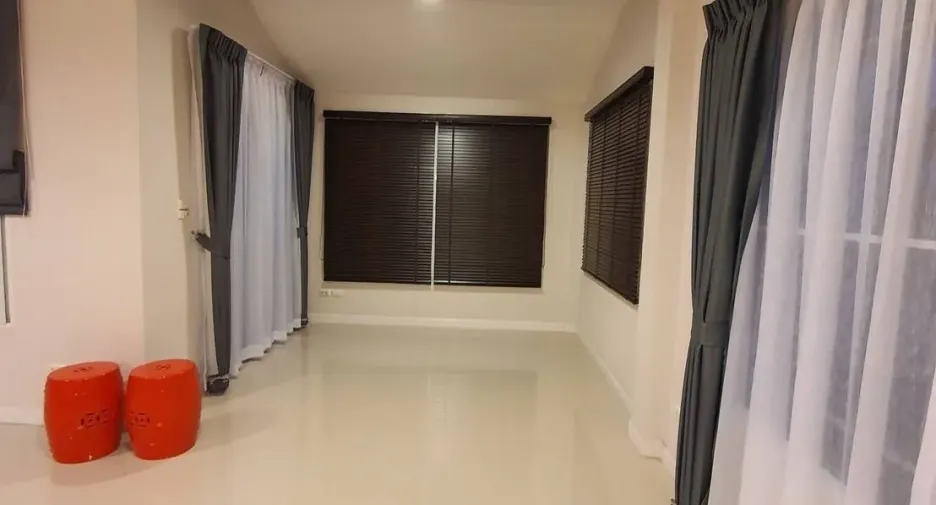 Haus zur Miete mit 3 Zimmer in Bang Kapi, Bangkok