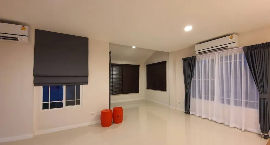 Haus zur Miete mit 3 Zimmer in Bang Kapi, Bangkok