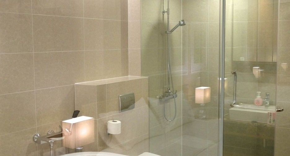 For rent 2 bedrooms condo in Watthana, Bangkok