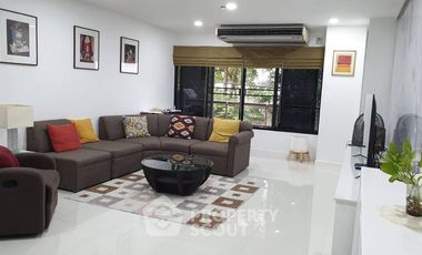 Condo en venta de 2 habitaciones en Khlong Toei, Bangkok