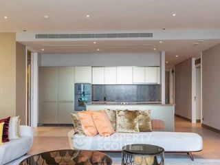 For rent 3 ベッドルーム condo in Khlong San, Bangkok