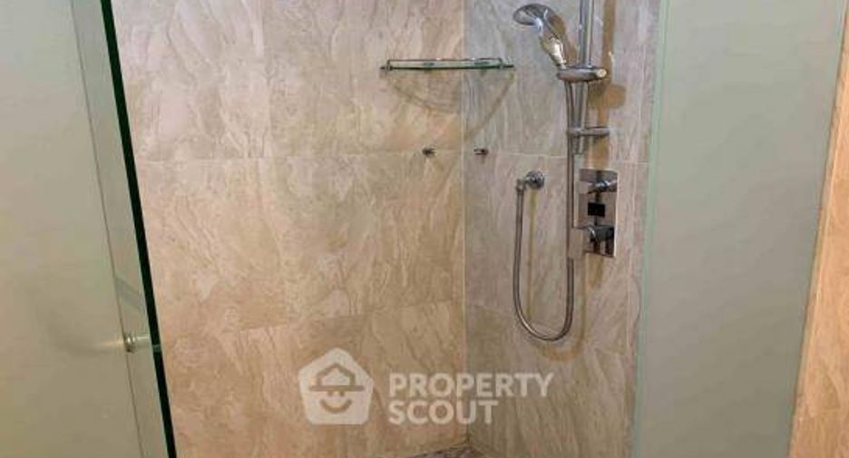For sale 2 ベッドルーム condo in Yan Nawa, Bangkok