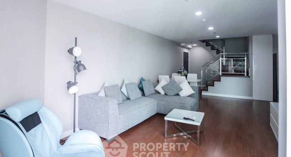 Wohnung zur Miete mit 3 Zimmer in Huai Khwang, Bangkok