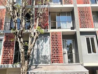 ขาย 3 ห้องนอน ทาวน์เฮ้าส์ ใน คันนายาว, กรุงเทพฯ