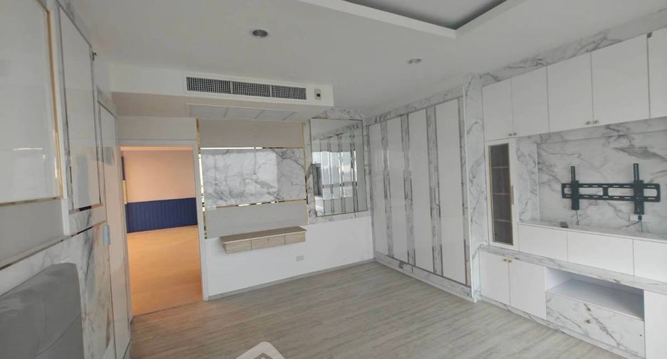 Wohnung zum Kauf mit 4 Zimmer in Bang Kho Laem, Bangkok