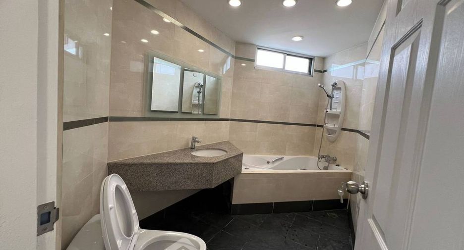 Condo en alquiler y en venta de 2 habitaciones en Watthana, Bangkok