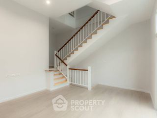 Casa adosada en venta de 3 habitaciones en Prawet, Bangkok