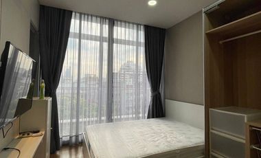 For sale 1 bed condo in Khlong Toei, Bangkok