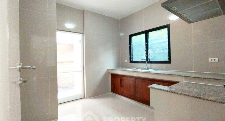 For sale 3 bedrooms house in Sai Mai, Bangkok