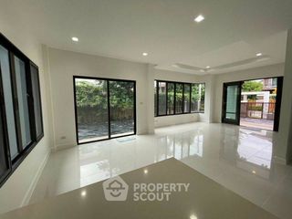 For sale 3 bedrooms house in Sai Mai, Bangkok