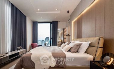 For sale 3 bedrooms condo in Khlong Toei, Bangkok
