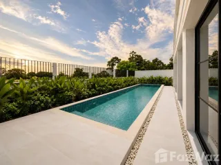 À louer et à vendre 5 chambres villa à Bang Lamung, Chonburi
