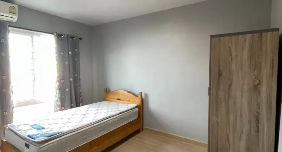 For rent 3 bedrooms townhouse in Mueang Chiang Mai, Chiang Mai