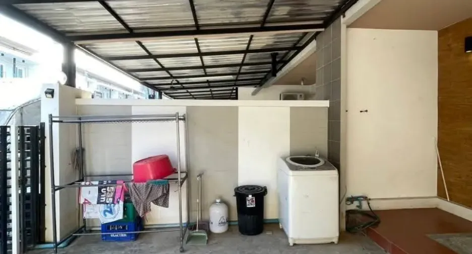 For rent 3 bedrooms townhouse in Mueang Chiang Mai, Chiang Mai