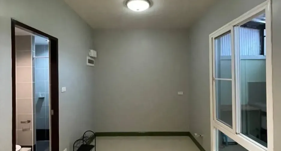 For rent 3 bedrooms townhouse in Mueang Chiang Mai, Chiang Mai
