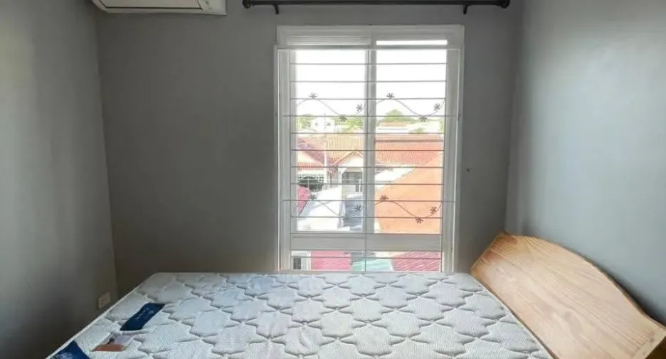 For rent 3 bedrooms townhouse in Mueang Chiang Mai, Chiang Mai