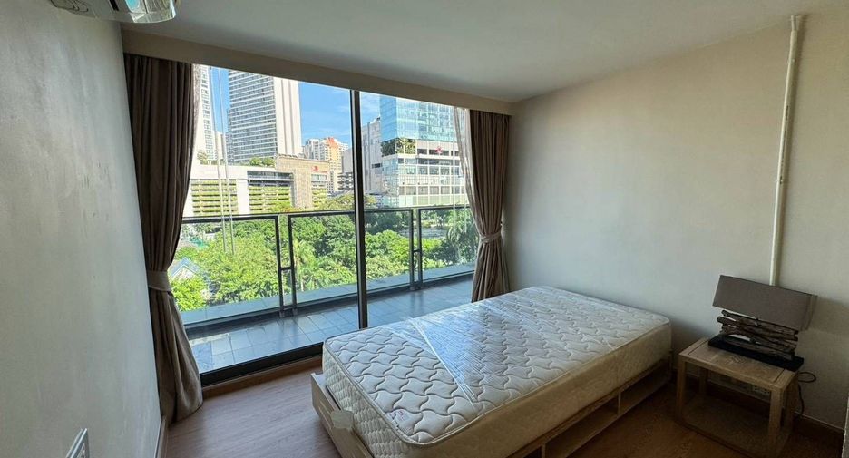 For rent 3 bedrooms condo in Pathum Wan, Bangkok