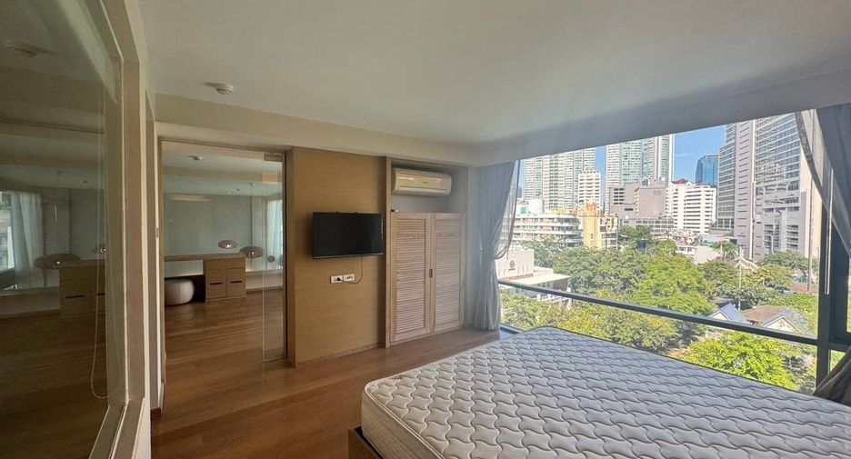 For rent 3 bedrooms condo in Pathum Wan, Bangkok