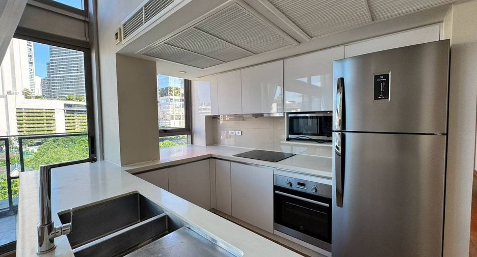 For rent 3 bedrooms condo in Pathum Wan, Bangkok