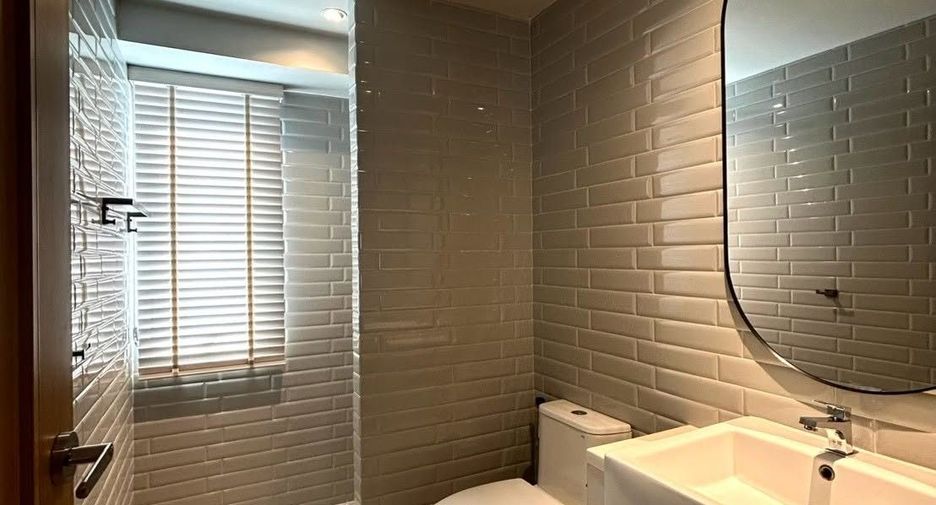 For rent 2 bedrooms condo in Watthana, Bangkok