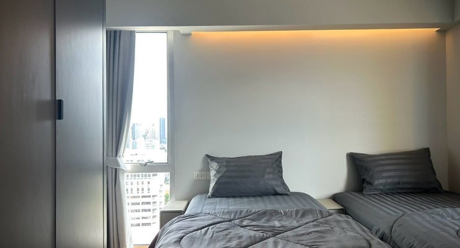 For rent 2 bedrooms condo in Watthana, Bangkok