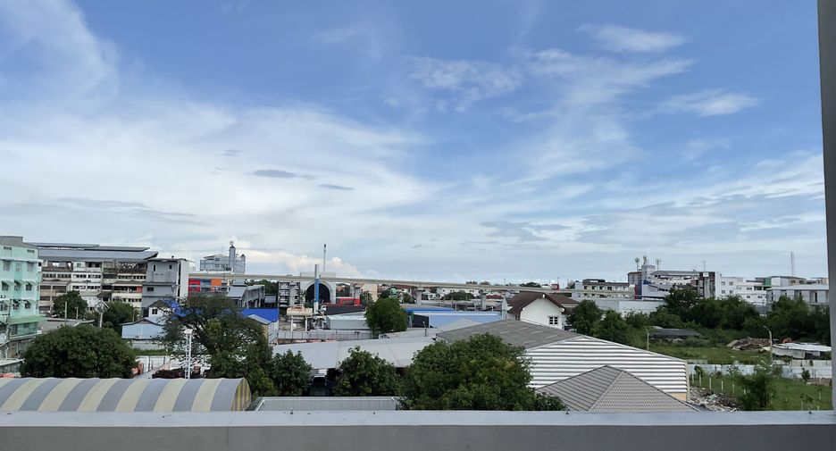 Reihenhaus zur Miete mit 4 Zimmer in Mueang Samut Prakan, Samut Prakan