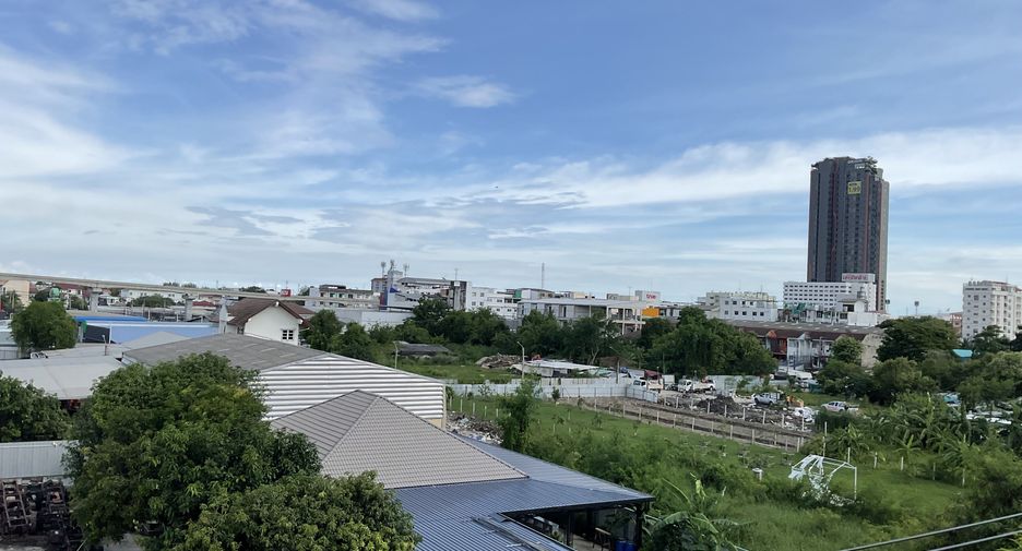 Reihenhaus zur Miete mit 4 Zimmer in Mueang Samut Prakan, Samut Prakan