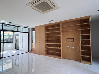 Reihenhaus zur Miete mit 4 Zimmer in Mueang Samut Prakan, Samut Prakan