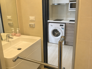 Condo en alquiler de estudio en Huai Khwang, Bangkok