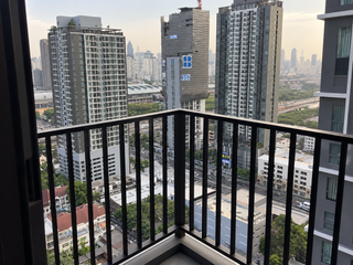 Condo en alquiler de estudio en Huai Khwang, Bangkok