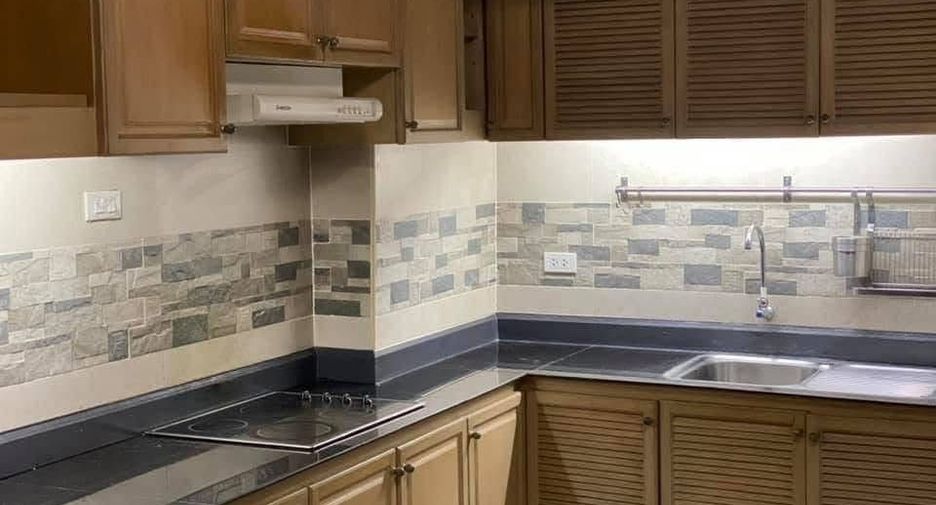 For rent 2 bedrooms condo in Sathon, Bangkok