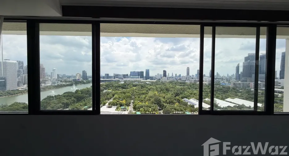 For sale 2 bedrooms condo in Khlong Toei, Bangkok