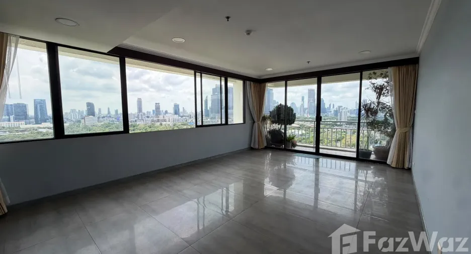For sale 2 bedrooms condo in Khlong Toei, Bangkok