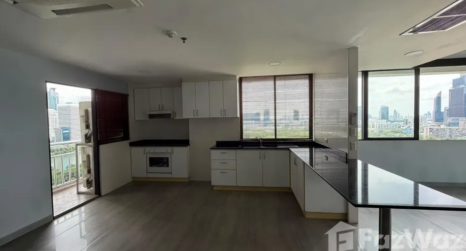 For sale 2 bedrooms condo in Khlong Toei, Bangkok