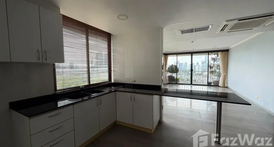 For sale 2 bedrooms condo in Khlong Toei, Bangkok