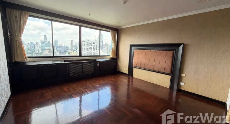 For sale 2 bedrooms condo in Khlong Toei, Bangkok