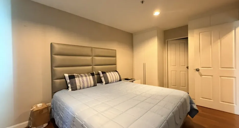 À louer 2 chambres condo à Huai Khwang, Bangkok
