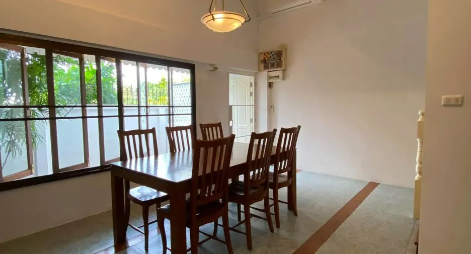 Reihenhaus zur Miete und zum Kauf mit 4 Zimmer in Mueang Samut Prakan, Samut Prakan