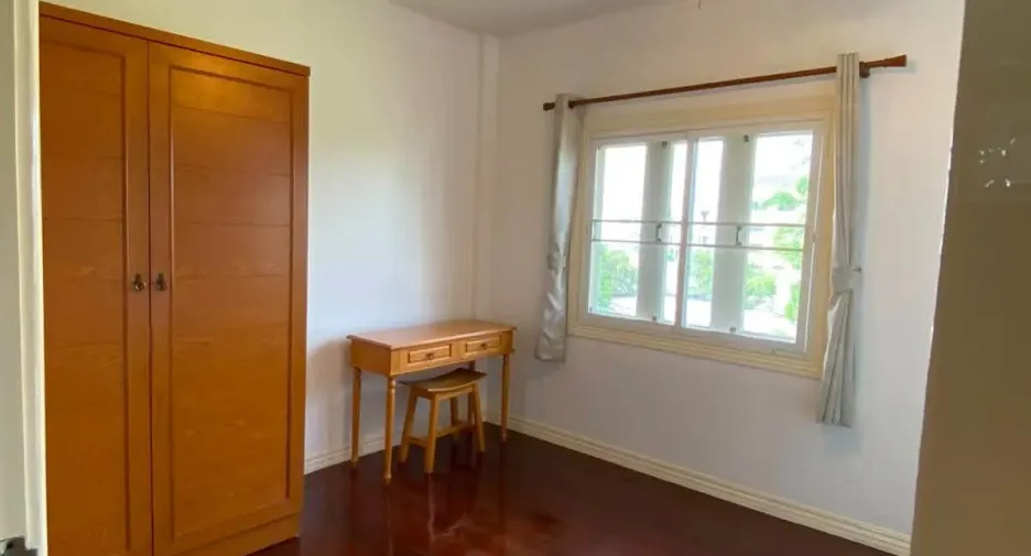 Reihenhaus zur Miete und zum Kauf mit 4 Zimmer in Mueang Samut Prakan, Samut Prakan