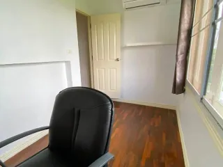 For rent and for sale 4 bedrooms townhouse in Mueang Samut Prakan, Samut Prakan