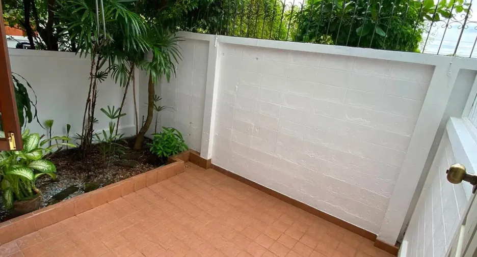 Reihenhaus zur Miete und zum Kauf mit 4 Zimmer in Mueang Samut Prakan, Samut Prakan