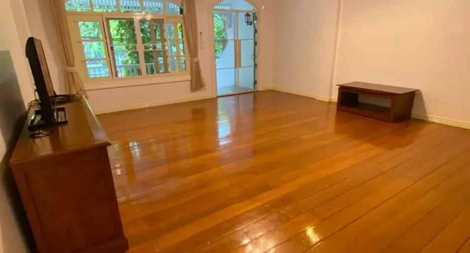 Reihenhaus zur Miete und zum Kauf mit 4 Zimmer in Mueang Samut Prakan, Samut Prakan