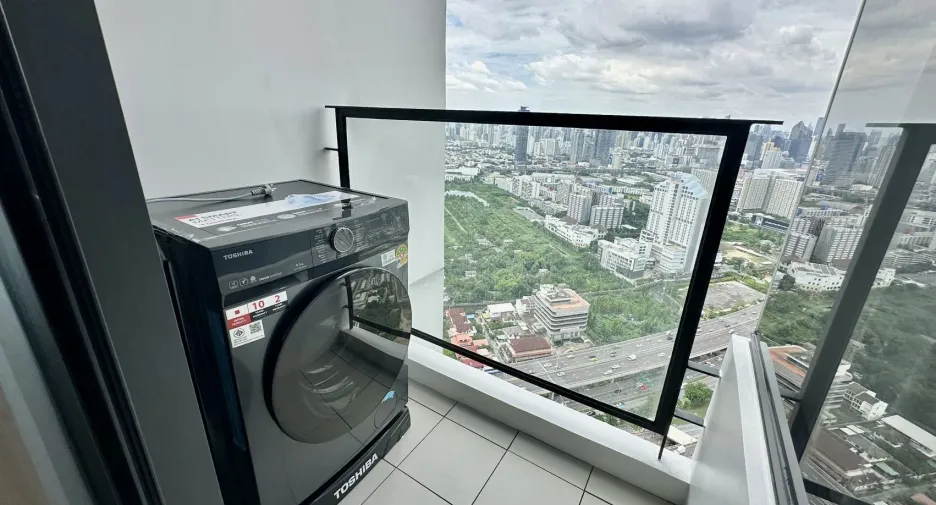 For rent 1 bed condo in Huai Khwang, Bangkok
