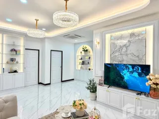 For sale 3 bedrooms villa in Bang Lamung, Chonburi