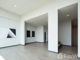 For sale 5 ベッドルーム townhouse in Bang Kapi, Bangkok