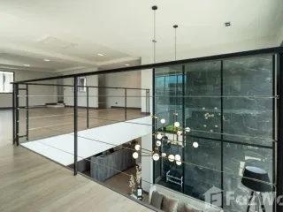For sale 5 ベッドルーム townhouse in Bang Kapi, Bangkok