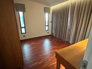 For rent 8 bedrooms house in Yan Nawa, Bangkok