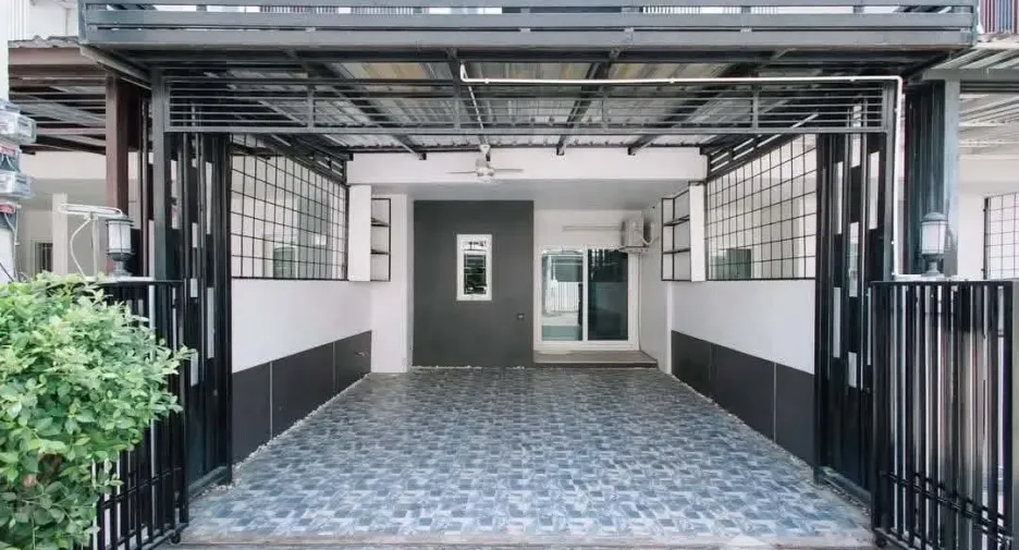 Продажа 2 спальни таунхаус в Mueang Chiang Mai, Чианг Маи