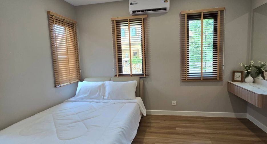 For rent 3 bedrooms villa in Huay Yai, Pattaya