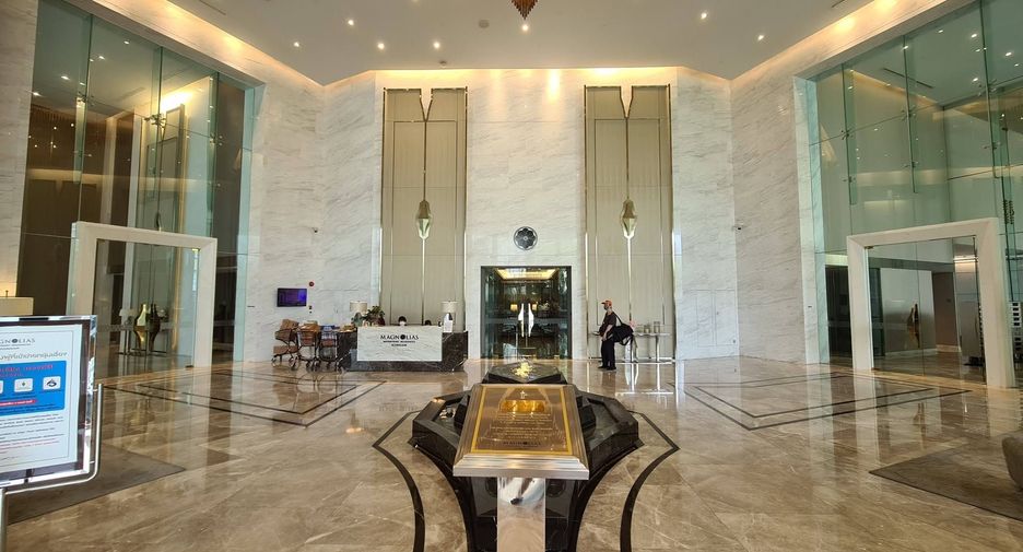 Condo en alquiler de 1 habitaciones en Khlong San, Bangkok